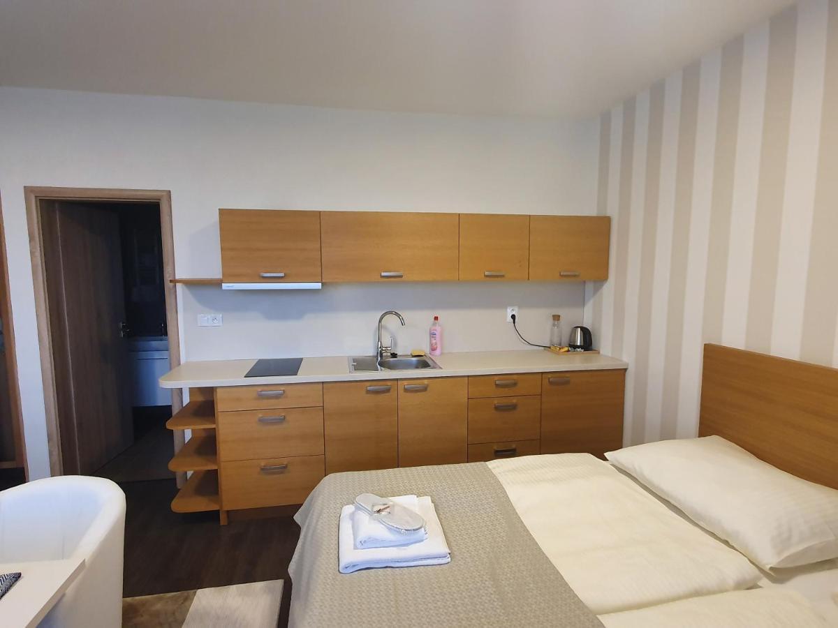 Apartment 461